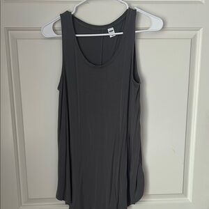 Old Navy Gray Sleeveless Relaxed Tank Top🌿